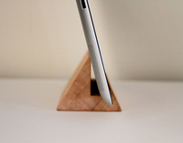 TRIANGLE TABLET STAND