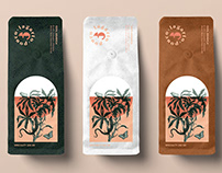 Lagarto Pouco coffee brand and packaging