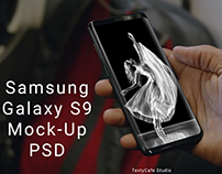 Free Samsung Galaxy S9 Mockup PSD Template