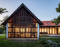 Modern farmhouse by Nirmana
