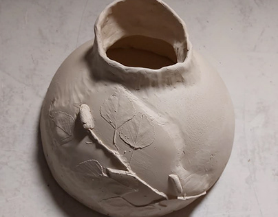 Ceramic nesting box for birds