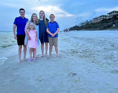Hamilton Lindley Family at Beach