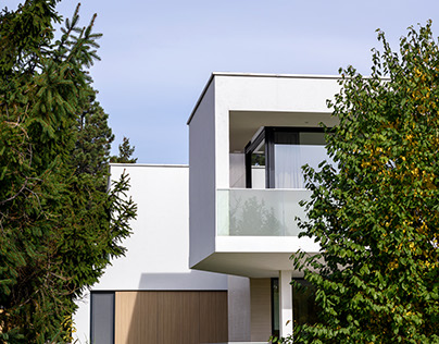 Modern villa by István Bényei