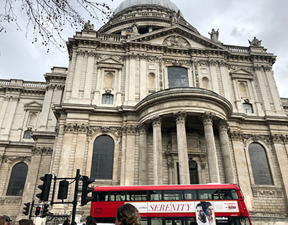 St Pauls Cathedral x Tour Bus