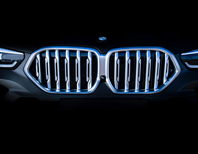 BMW X6 ‘Iconic Glow’ kidney grille