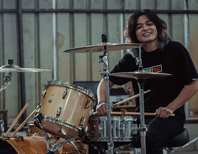 Photoshoot with Putceh from Burgerkill at GMX Warehouse