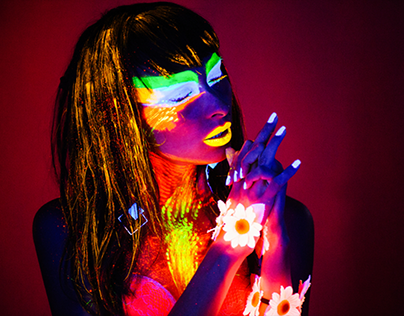 VARIOUS WAYS TO USE GLOW IN THE DARK BODY PAINT!