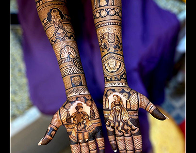 Uncommon day with perplexing bridal mehandi