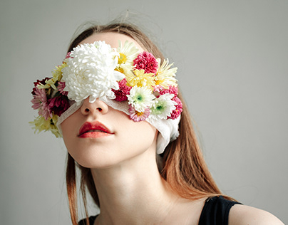 Emilia with flower glasses
