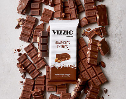 VIZZIO / chocolate and almonds