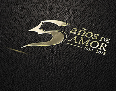 Logotipo conmemorativo "5 Años de Amor"