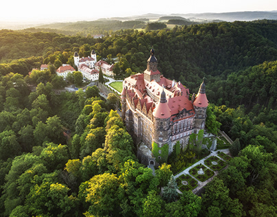 Castles and palaces in Poland