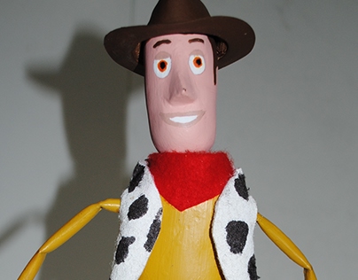 Muñeco con material reciclable buddy toy story