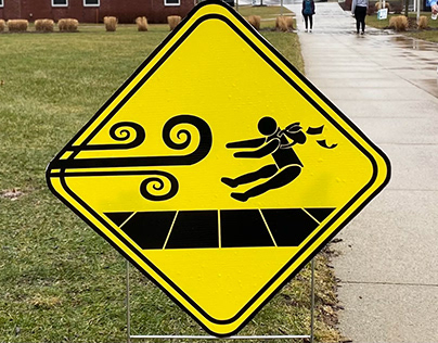 STRONG WINDS SIGN