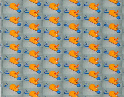 Motif peluche design souris orange bleu et gris