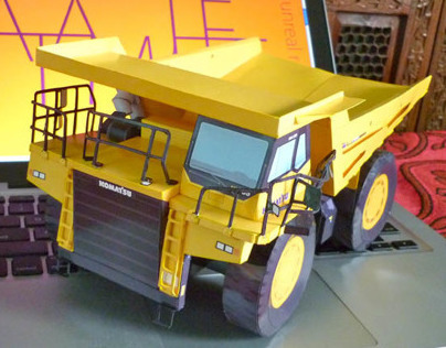 Paper Model of ‘Komatsu HD785 Dump Truck’