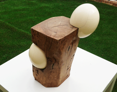 Escultura huevos de avestruz y olivo