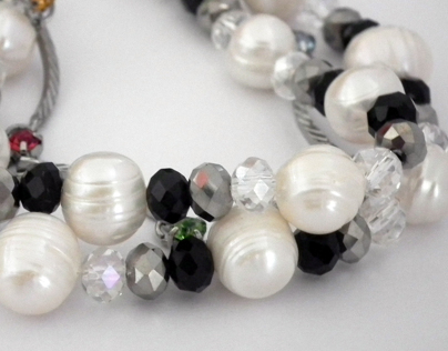hand made pearl  bracelets with colored crystals