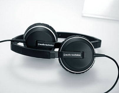 Noise Cancelling Headphones for Travel