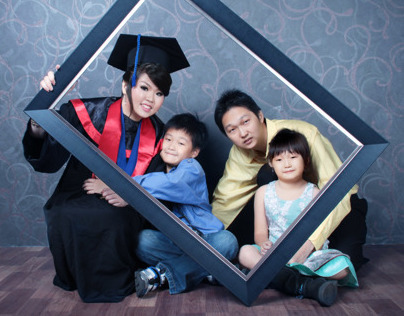 Yulianita's Graduation and Family