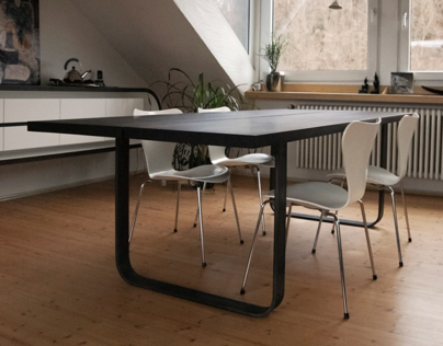 // dining table