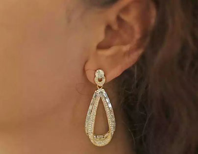 Earrings made with Swarovski Crystals for Stylish Women