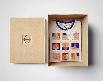 Geometric T-shirt (pyramid)