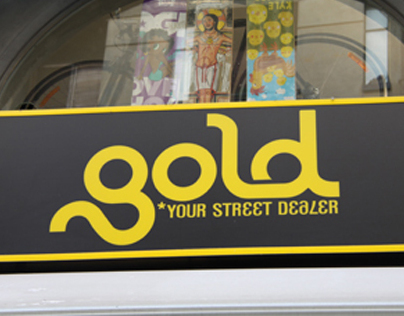 Window displays for streetstyle clothing shop GOLD 