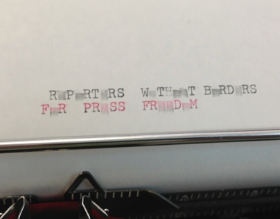 Reporters without borders (Type writer)