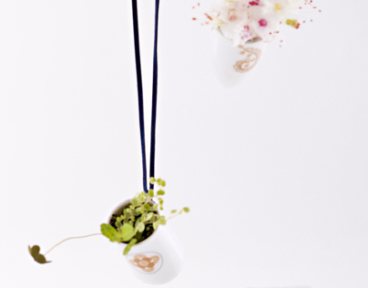 Plant holder necklace