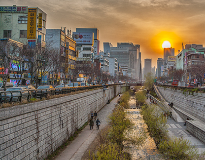 Sunset in the center of Seoul