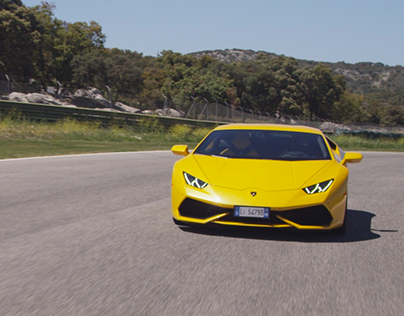 Gear Patrol : Proving the Lamborghini Huracán at Ascari
