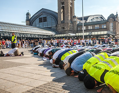 2014-07-19 Salafisten-Führer predigen am Hauptbahnhof