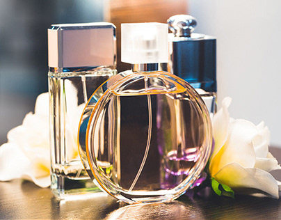 Youniverse Perfume Landing Page UI Design