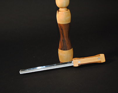 Pepper grinder and knife | Poivrière et couteau