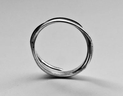 Wrapped wire ring