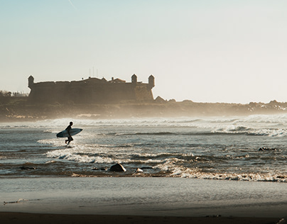 Surfing in Porto