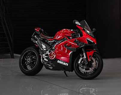 MOTORCYCLE PHOTOSHOOT - DUCATI V4
