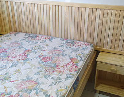 Cabeceira de cama fabricada em Pinus