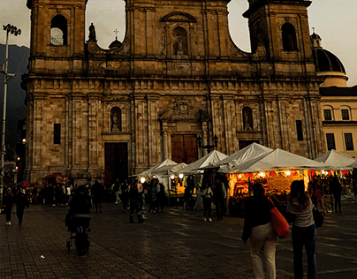 Plaza de Bolívar en la tarde