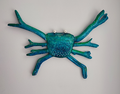 Driftwood blue crab