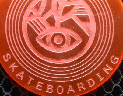 Solowood skateboards keychain