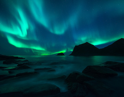 The Lady in Green - A Visual of the Arctic Night