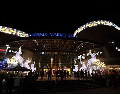 CHRISTMAS PUBLIC SPACE DECOR AND OUTDOOR LIGHTING