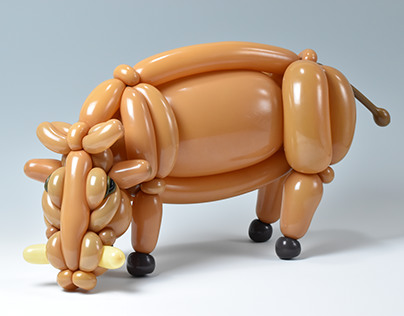 warthog (balloon art)