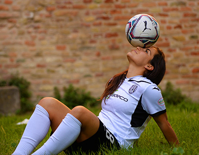Street Football-Model: Tatiana Georgiou