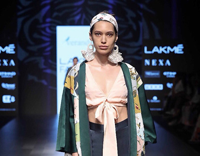 Auraa Model Alina lakme fashion week