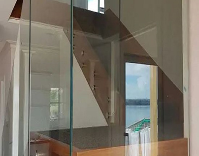 How To Choose The Right Glass Railing For Your Home