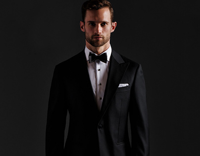 Know how to wear a tuxedo shirt