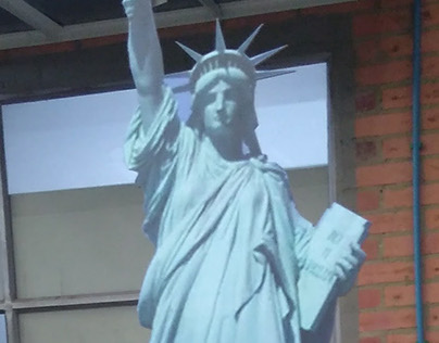 Estatua de la libertad en MDF y vinilo adhesivo